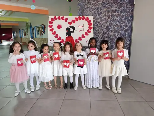 Groupe d’élèves d’Ajial Jebrane lors d’une célébration dans l’établissement