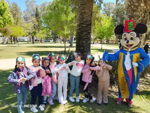 Élèves d’Ajial Jebrane lors d’une sortie scolaire en plein air