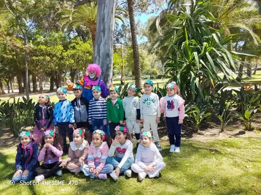 Élèves d’Ajial Jebrane lors d’une sortie scolaire en plein air