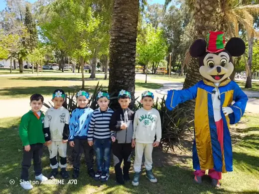 Élèves d’Ajial Jebrane lors d’une sortie scolaire en plein air